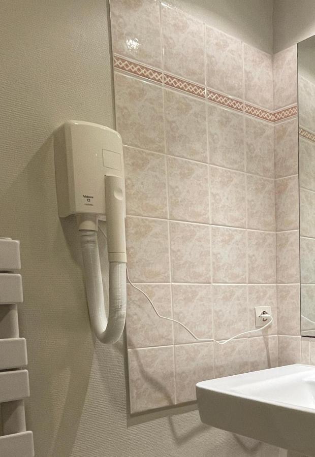 Bel Appartement, Bien Equipe Et Confortable Dans Le Centre Historique Fougères Εξωτερικό φωτογραφία